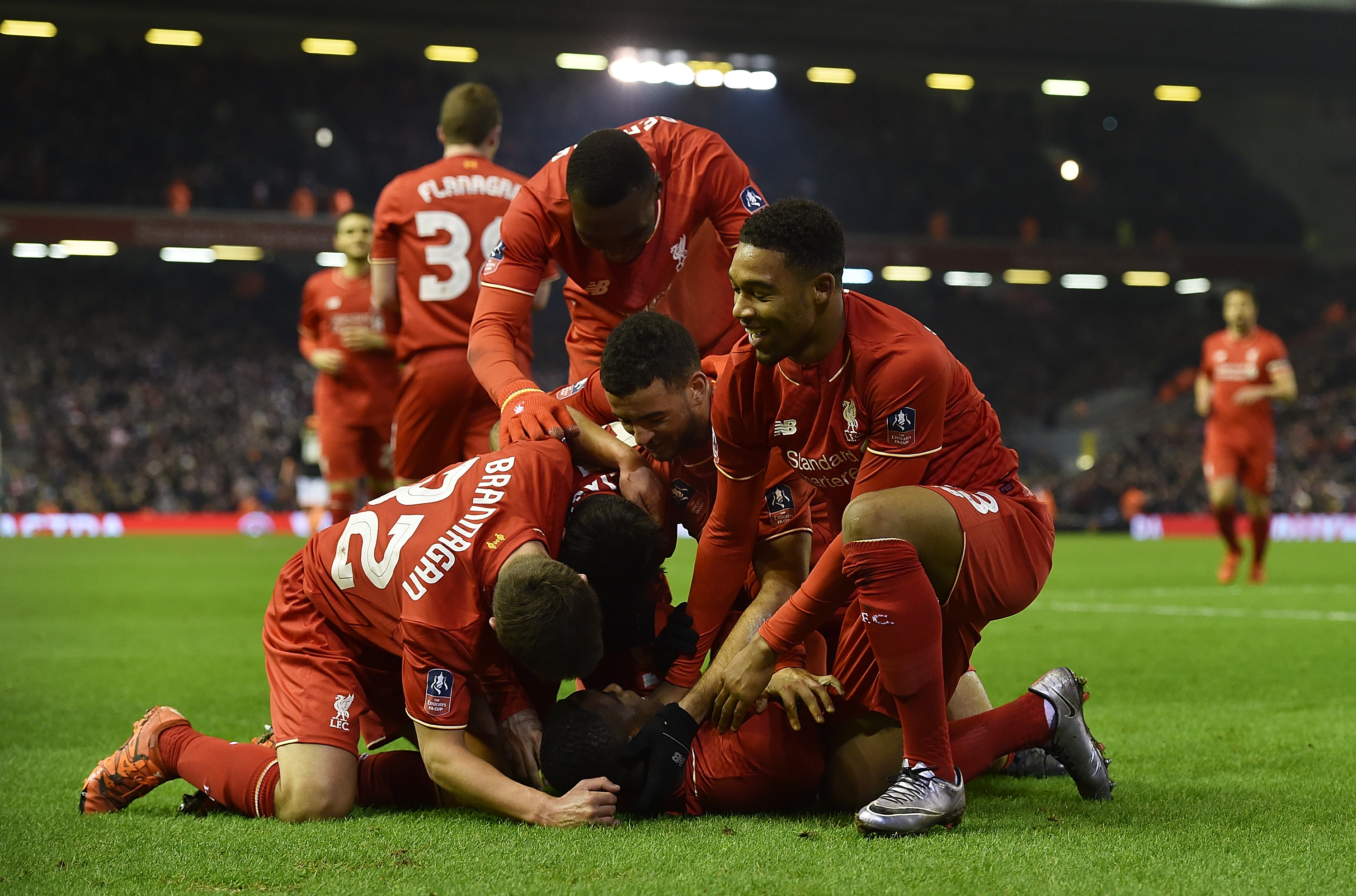 中超比赛回放：北京国安2-0击败广州队,（中超回顾：北京国安2比0力克广州队）