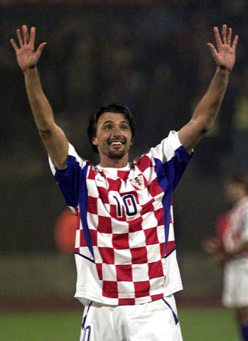 广州队主帅临场调整显功力（广州队主帅现场指挥见真章）