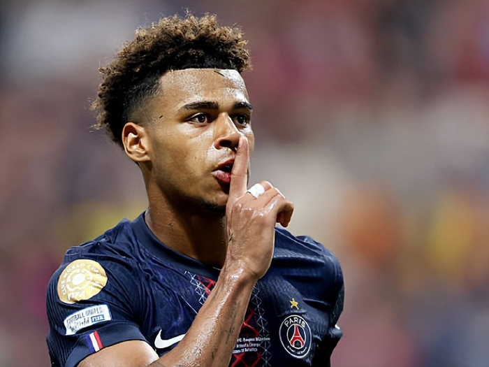 名宿：不是所有国米球迷都为劳塔罗疯狂，但他的态度令人惊叹（名宿：劳塔罗未获所有国米球迷青睐，但其态度令人称道）