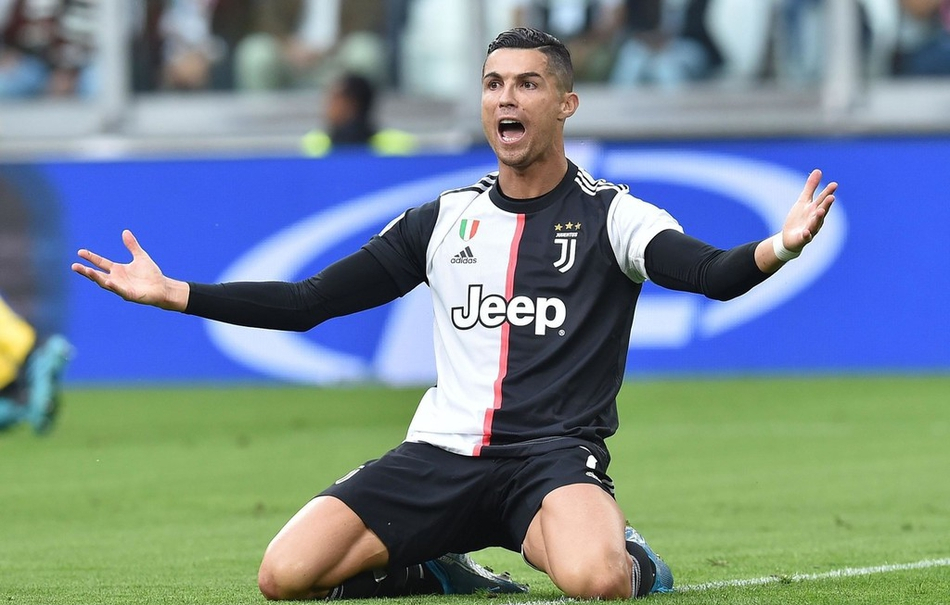 巴萨球迷再次在诺坎普比赛第10分钟集体高喊梅西的名字！（诺坎普第10分钟，巴萨球迷再度齐声呼喊梅西）