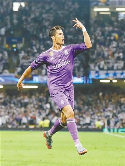 李霄鹏：希望球队能发挥出应有水平，明天奉献一场精彩的比赛（李霄鹏：期待球队发挥本色，明日奉献精彩一战）