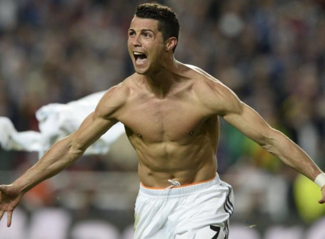 瓦塞尔轰7记三分关键远投救主，35分创个人赛季新高（瓦塞尔7记三分砍35分，关键远投力挽狂澜创赛季新高）