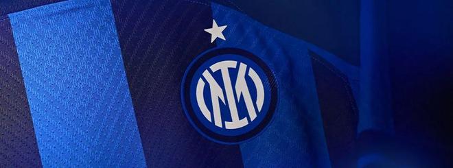 库蒂尼奥为小儿子庆祝生日，一家人身穿他效力过球队的球衣（库蒂尼奥为幼子庆生，全家齐穿他曾效力球队球衣）