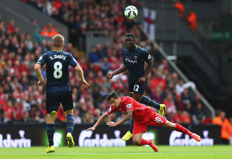 龙赛罗：皇马中场是一群刚从健身房走出来的人，只关心肌肉（龙赛罗：皇马中场像一群刚离开健身房的人，眼里只有肌肉）