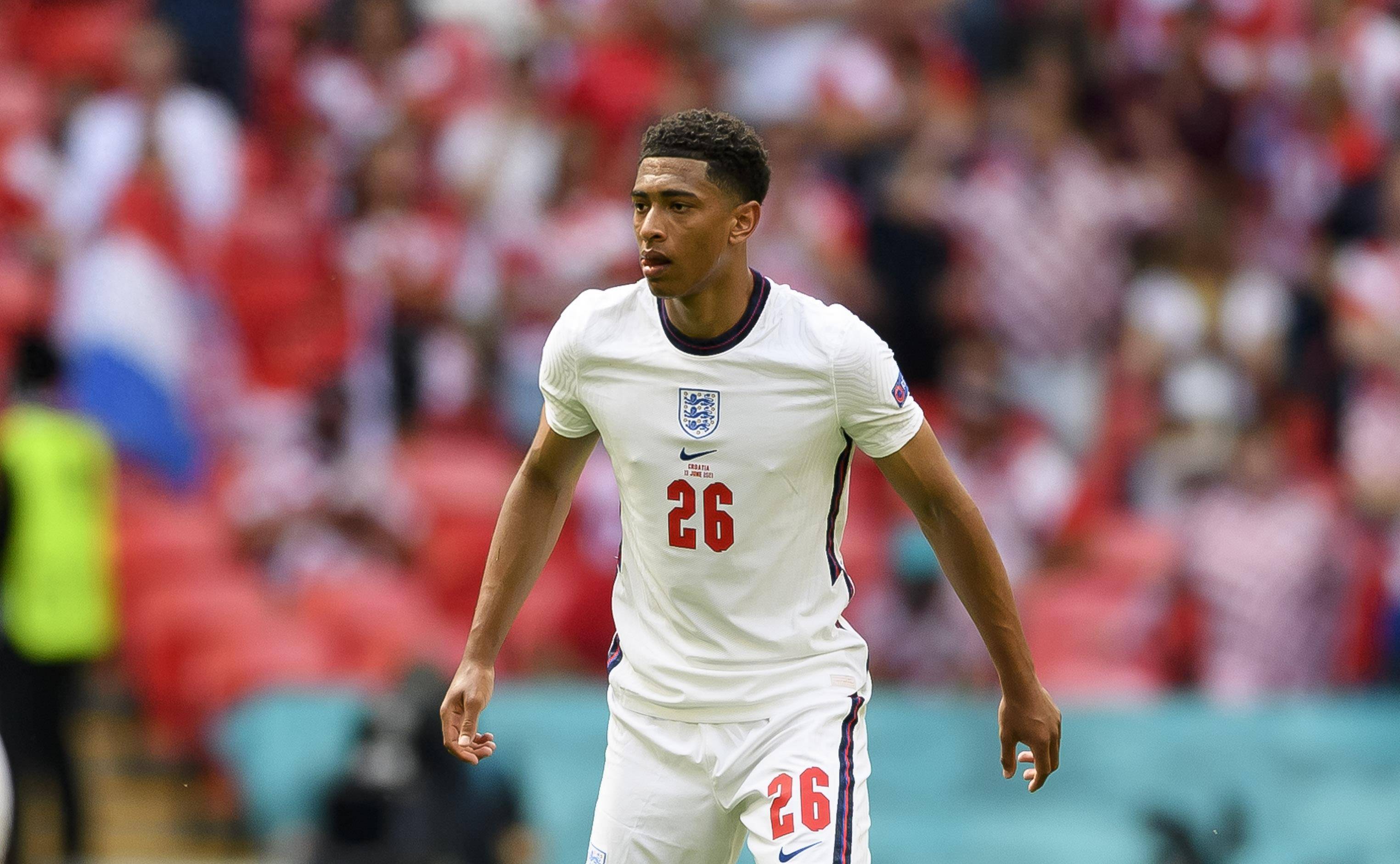 圆梦，在山顶解说解放者杯的男孩获邀与专业解说一起解说秘鲁甲（山巅解说走红后，解放者杯男孩受邀与专业解说同台解说秘鲁甲）