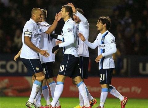 赛后情书：皇马不敌利物浦菜的发昏，拜仁大战巴黎脏的一批！（赛后情书：皇马负于利物浦状态低迷，拜仁与巴黎火药味十足）