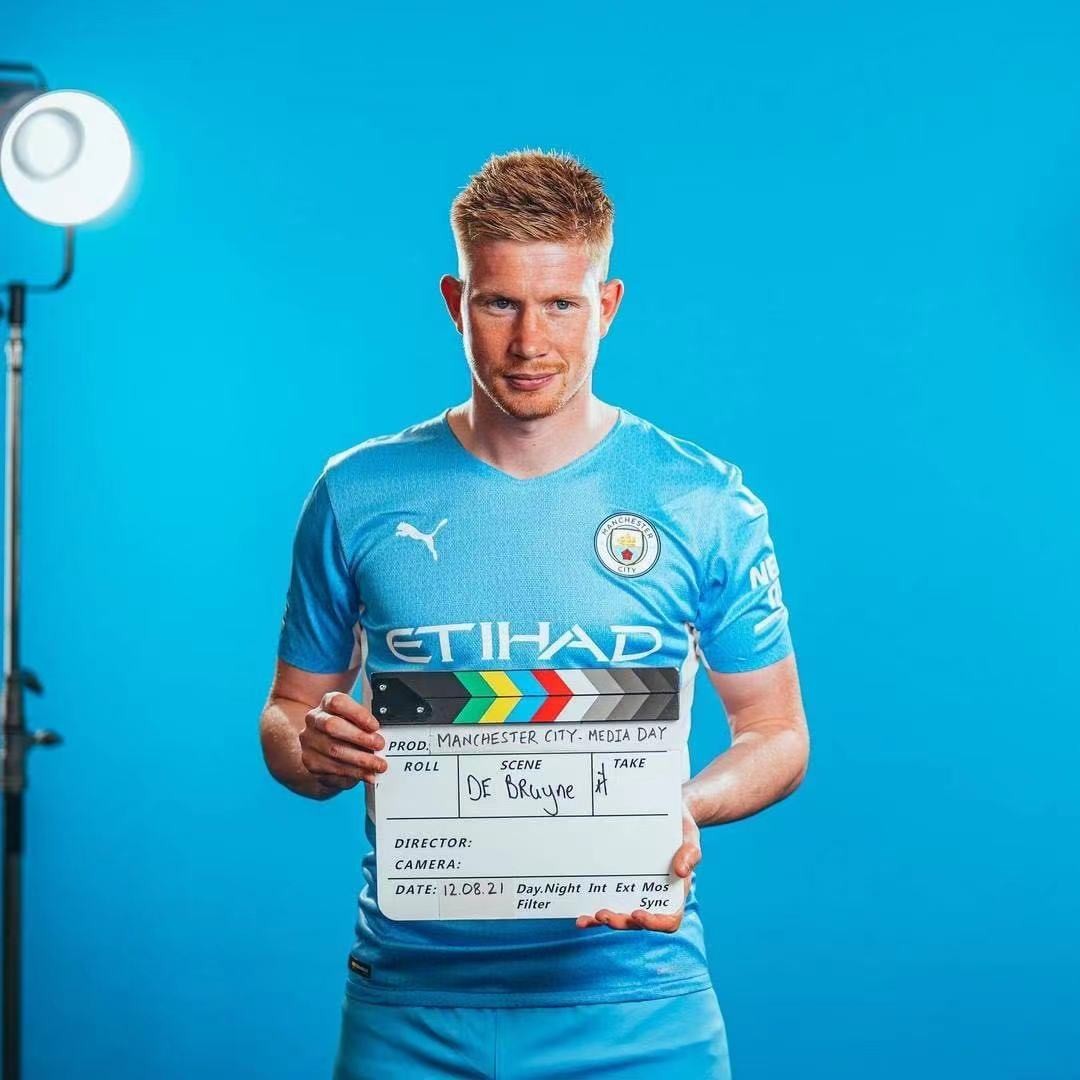 22／23赛季以来顶级前锋越位数：哈兰德仅18次，C罗143次（22／23至今顶级前锋越位对比：哈兰德18次，C罗143次）