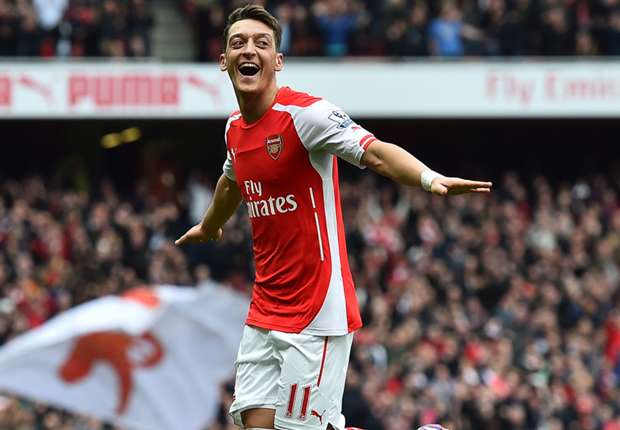 罗伯逊：萨拉赫是队史最佳之一，希望能继续与他并肩作战（罗伯逊：萨拉赫堪称队史传奇之一，盼与他继续携手征战）